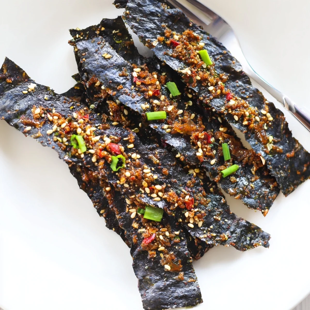 Golden brown Snacks de Vague Surf, a crispy seaweed snack perfect as an appetizer.